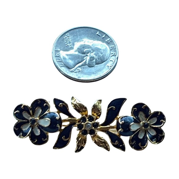 Joan Rivers Blue and White Enamel Flower Pin, Swarovski Crystals, Vintage 1990's - Picture 2 of 7